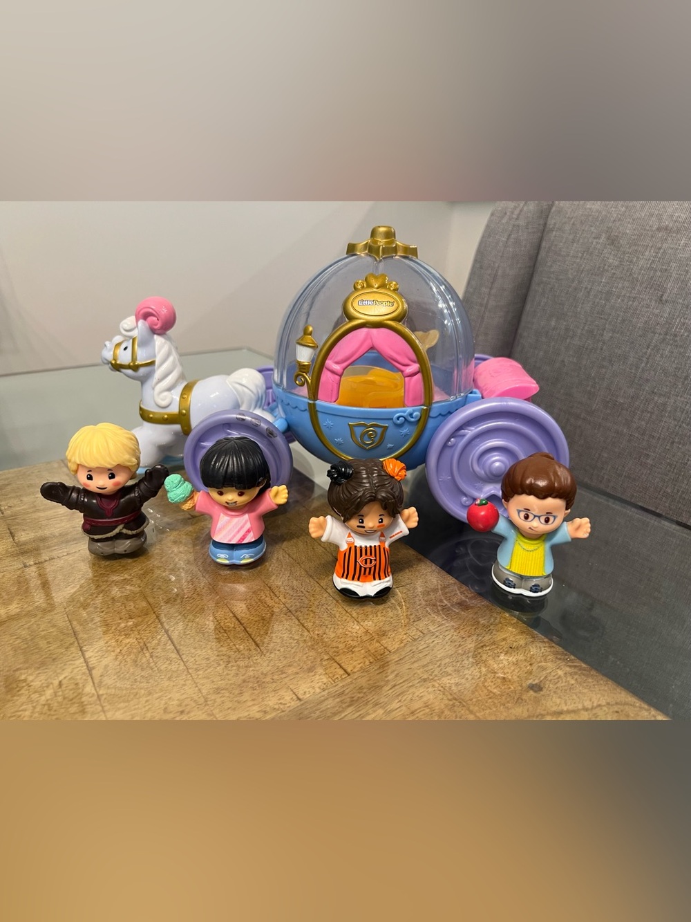 Little people Princess Carriage Playset with 4 Figures